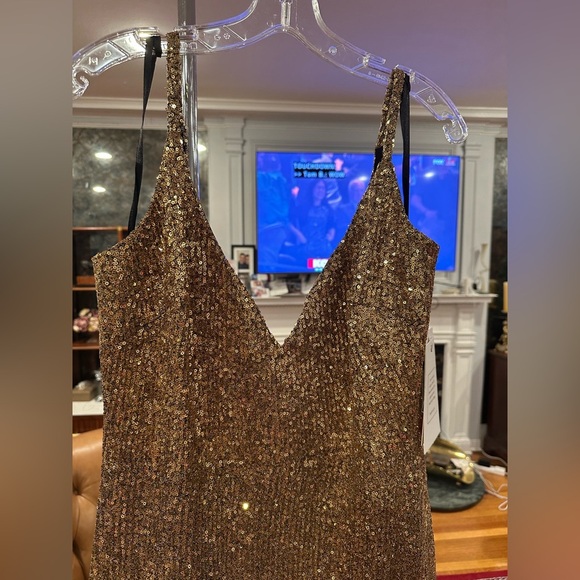 NWT MacDuggal Embellished Metallic High Slit Gown NEW in Gold Sequins - Picture 5 of 13